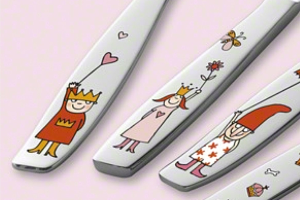 animation detail on the cutlery