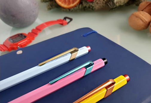 three colourful pens - thumbnail to a review
