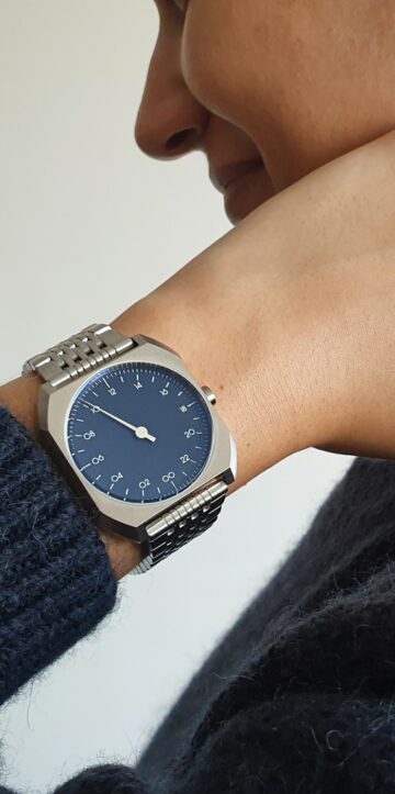 lifestyle one hand watch